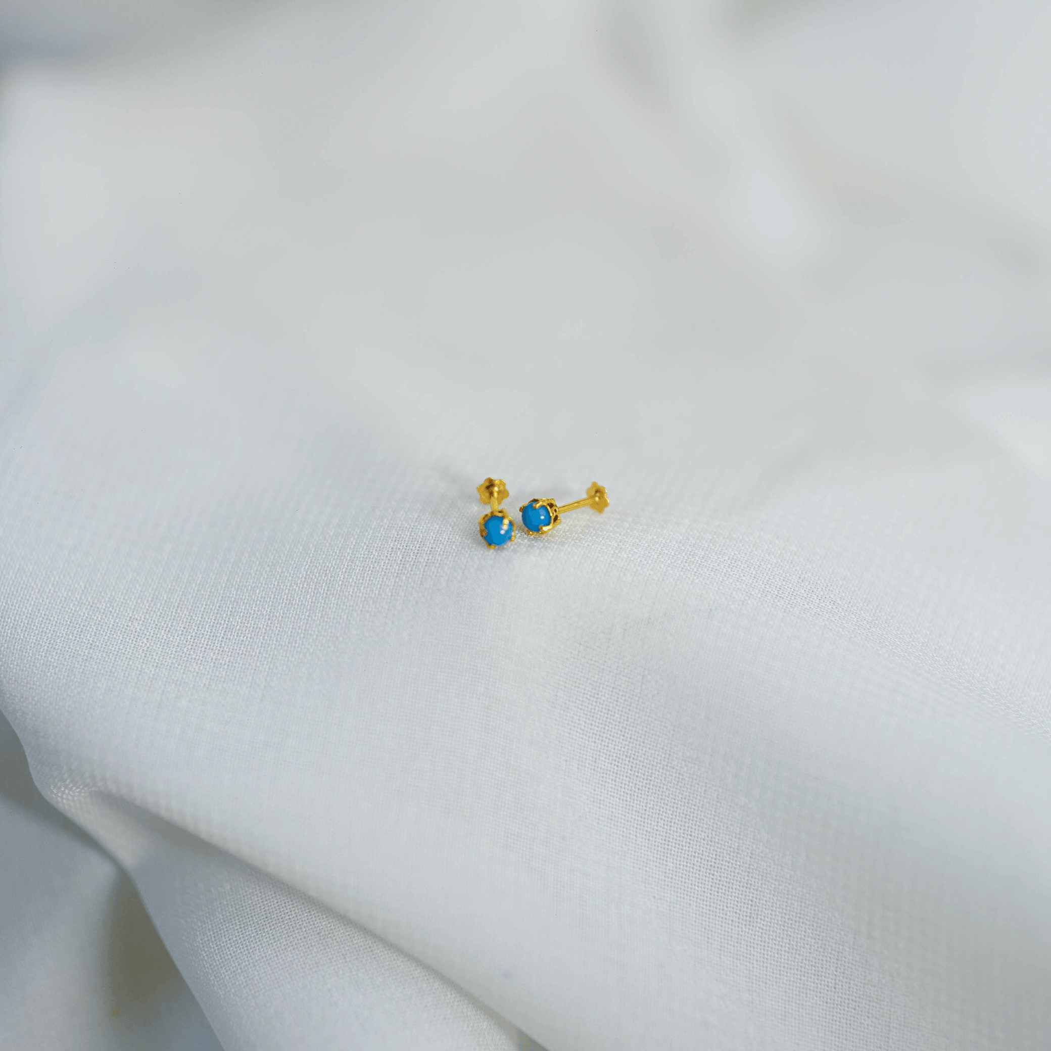 Feroza Gold Nose Pin AlShaikh Jewellers