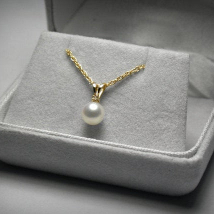 Pure Pearl Pendant with Chain